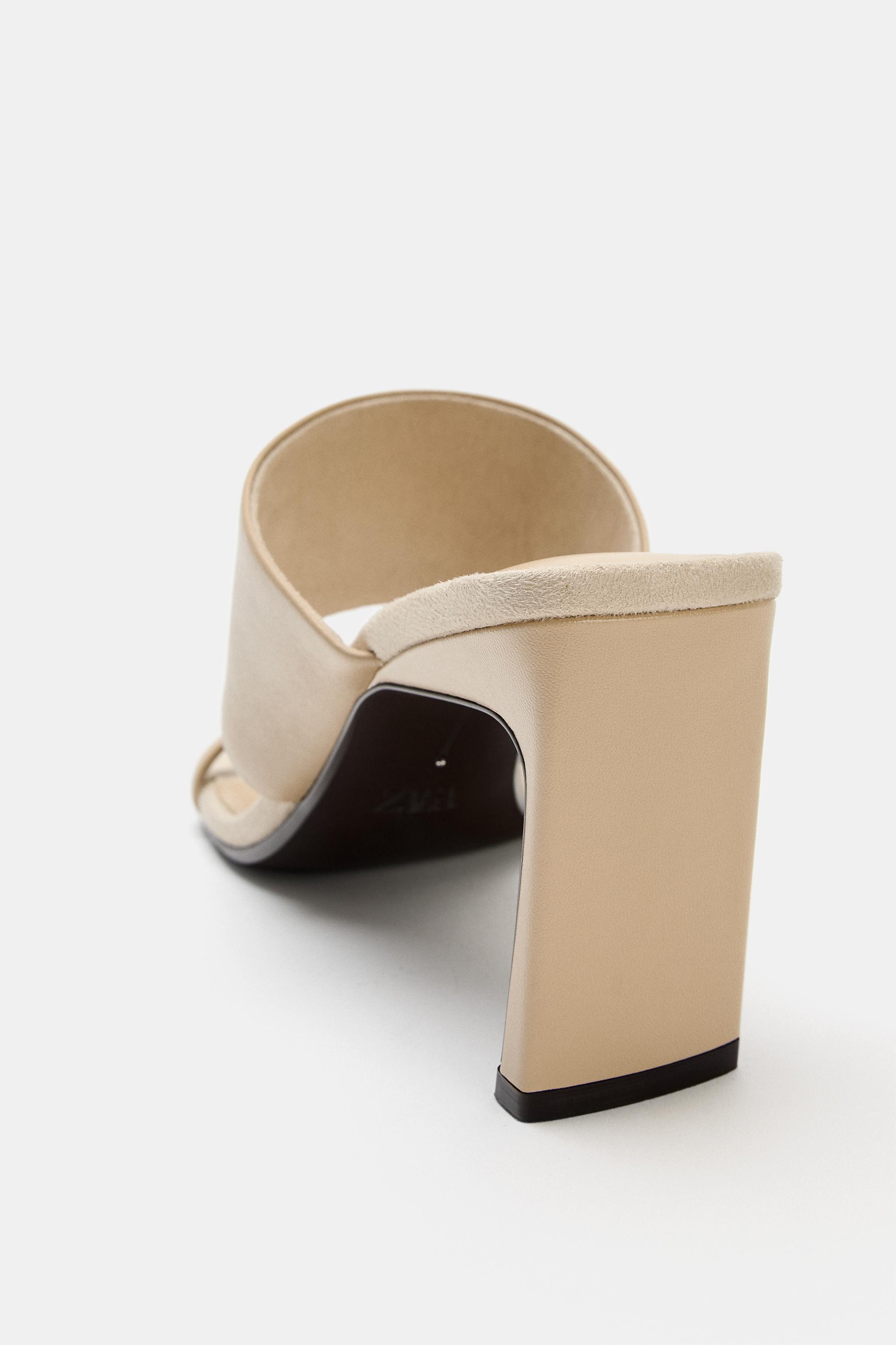 MULES À TALONS EN CUIR